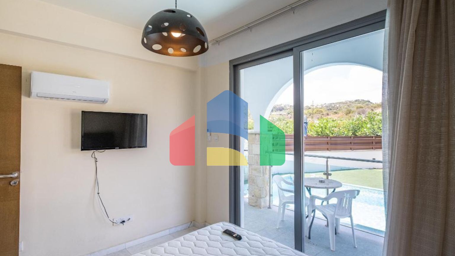 Продаж - Квартира 47 m² В Пафосе