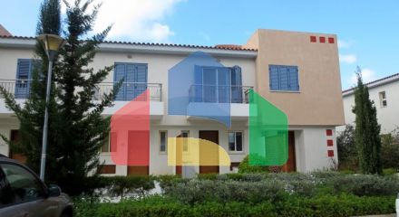 Продаж - Таунхаус 94 m² В Пафосе