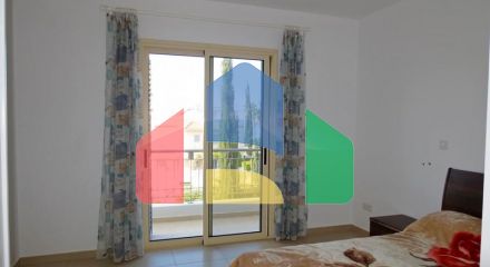 Продаж - Таунхаус 94 m² В Пафосе