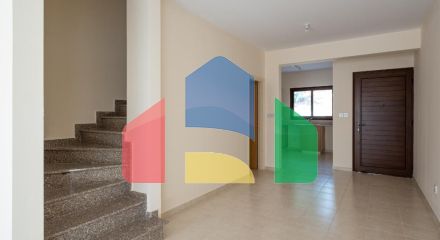 Продаж - Котедж 92 m² В Пафосе