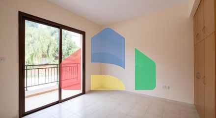 Продаж - Котедж 92 m² В Пафосе