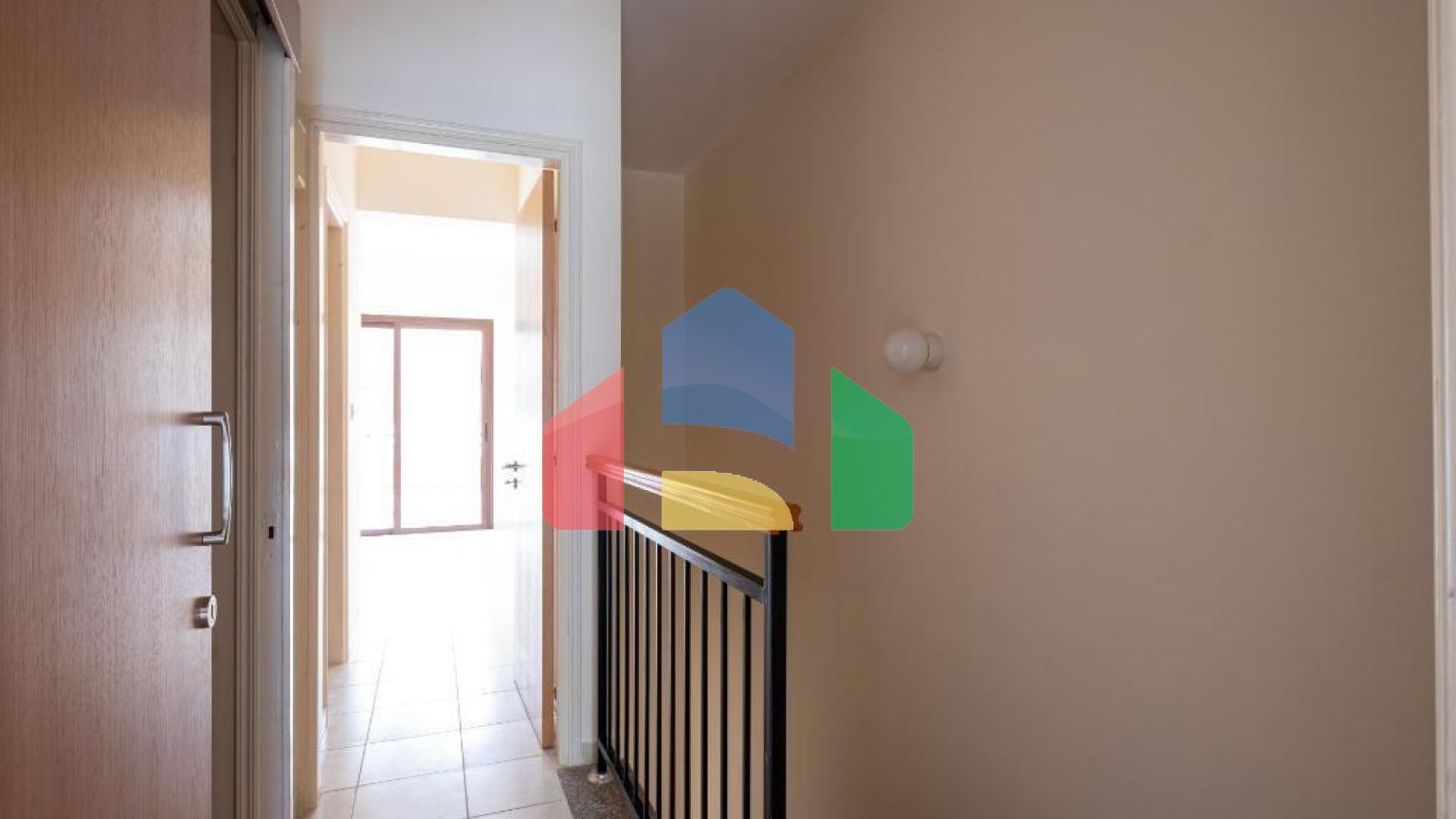 Продаж - Котедж 92 m² В Пафосе