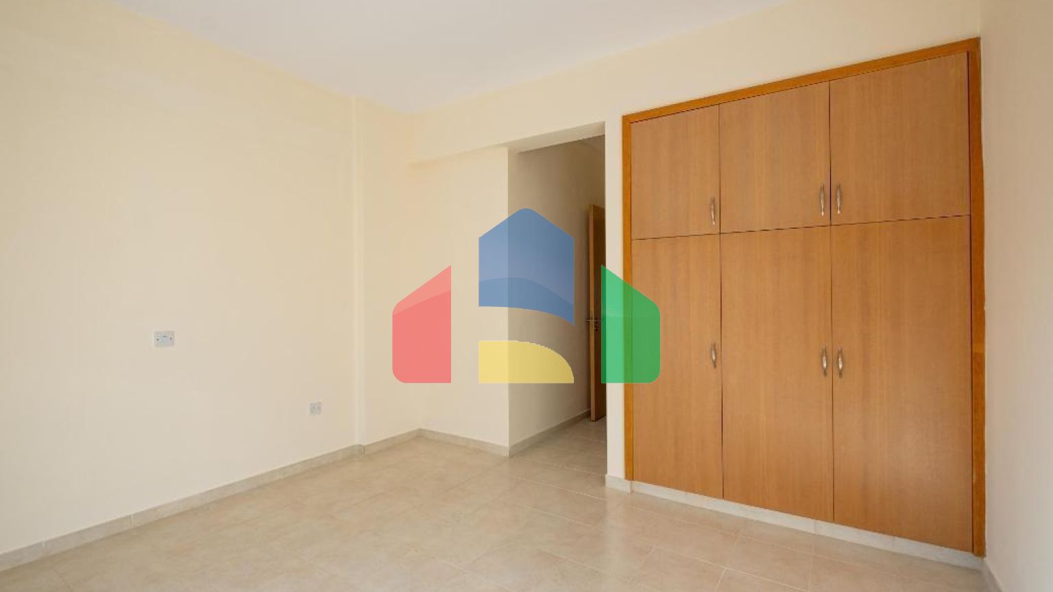 Продаж - Котедж 92 m² В Пафосе