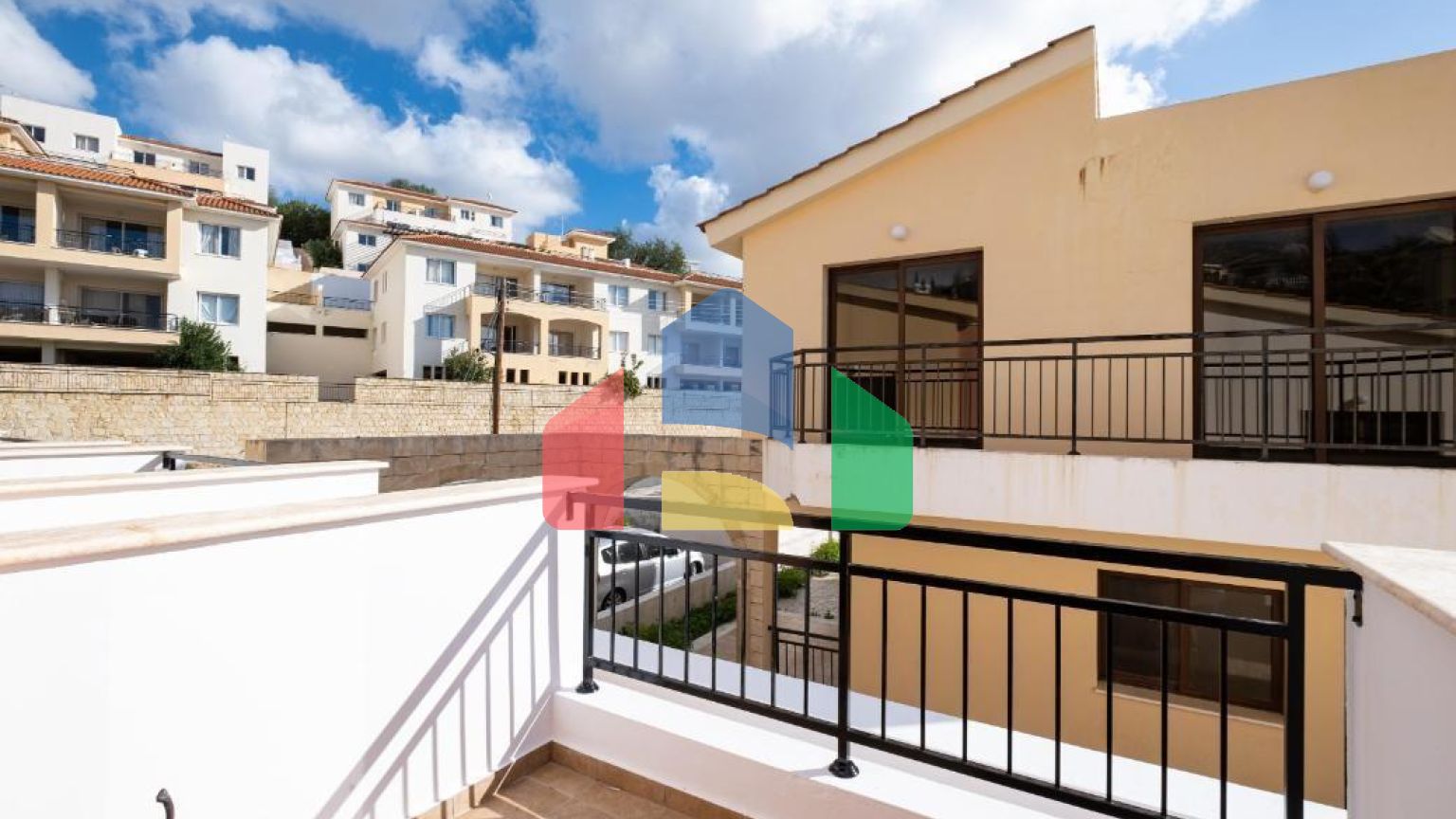 Продаж - Котедж 92 m² В Пафосе