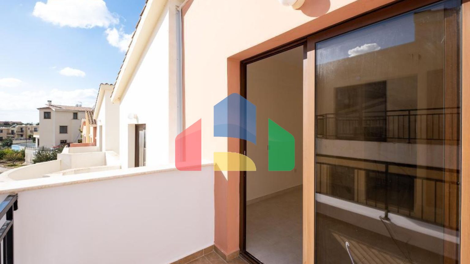 Продаж - Котедж 92 m² В Пафосе