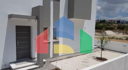 Продаж - Вілла 208 m² В Пафосе