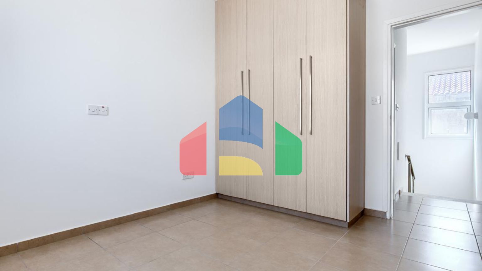 Продаж - Котедж 163 m² В Пафосе