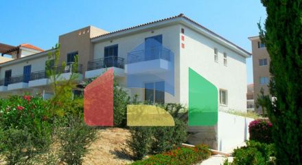 Продаж - Таунхаус 93 m² В Пафосе