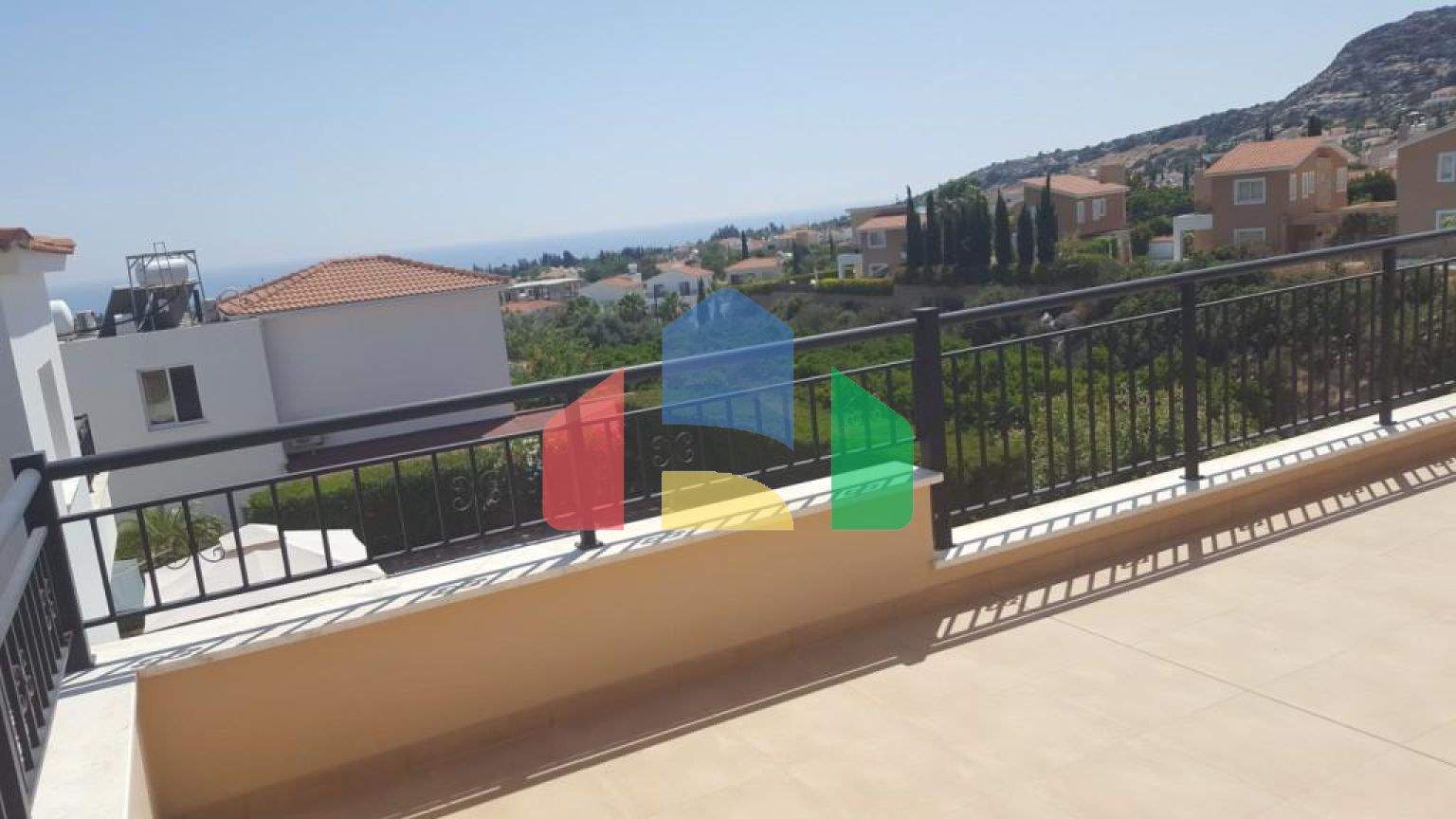 Продаж - Вілла 183 m² В Пафосе