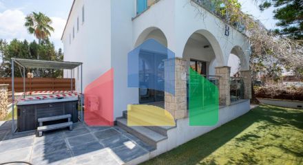Продаж - Квартира 47 m² В Пафосе