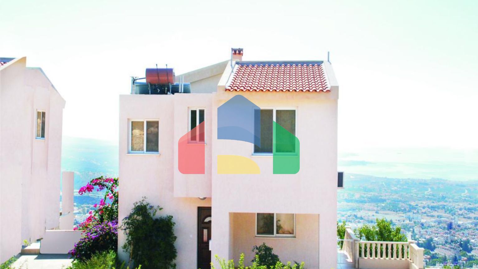 Продаж - Вілла 245 m² В Пафосе