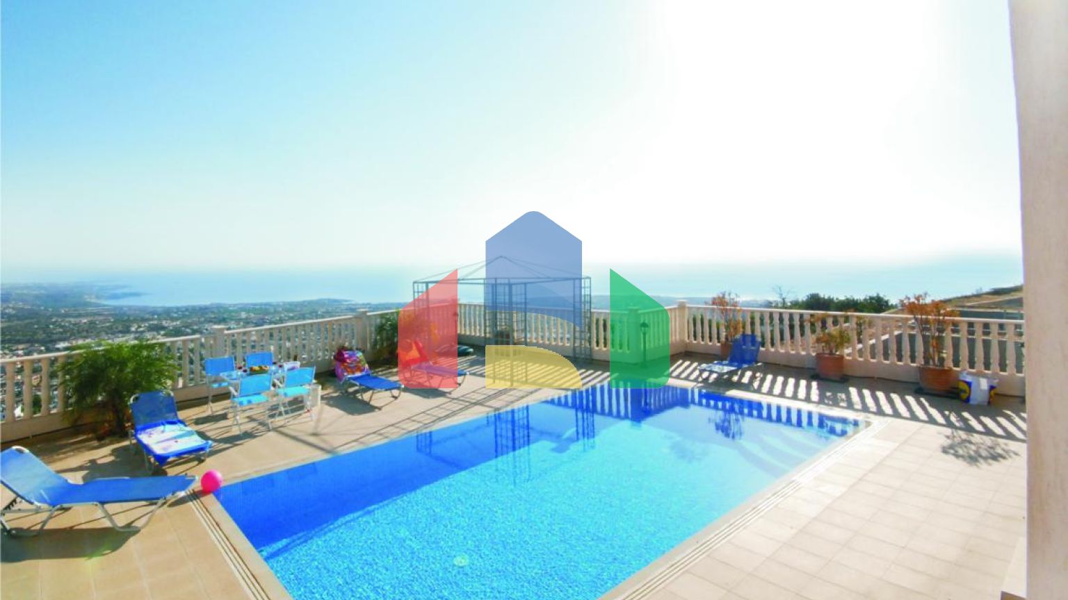 Продаж - Вілла 245 m² В Пафосе