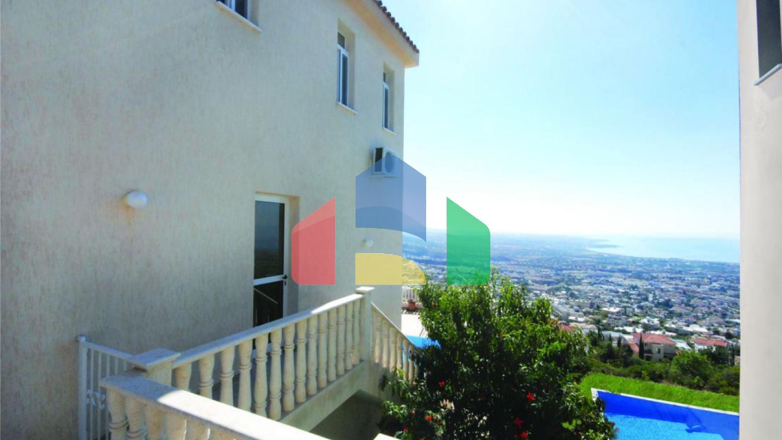 Продаж - Вілла 245 m² В Пафосе