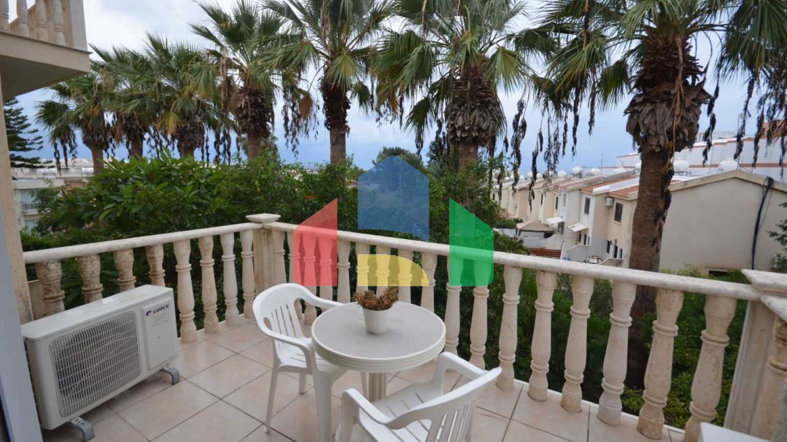 Продаж - Квартира 91 m² В Пафосе