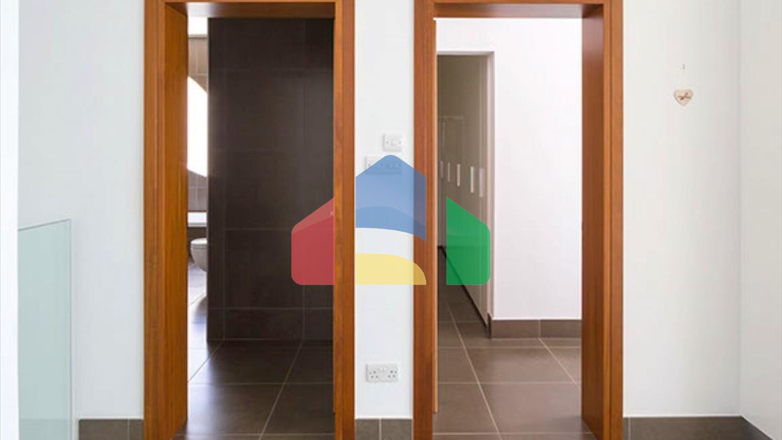 Продаж - Вілла 693 m² В Пафосе