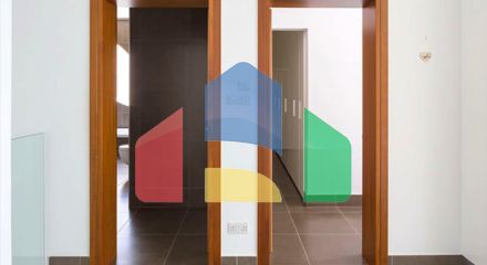 Продаж - Вілла 693 m² В Пафосе