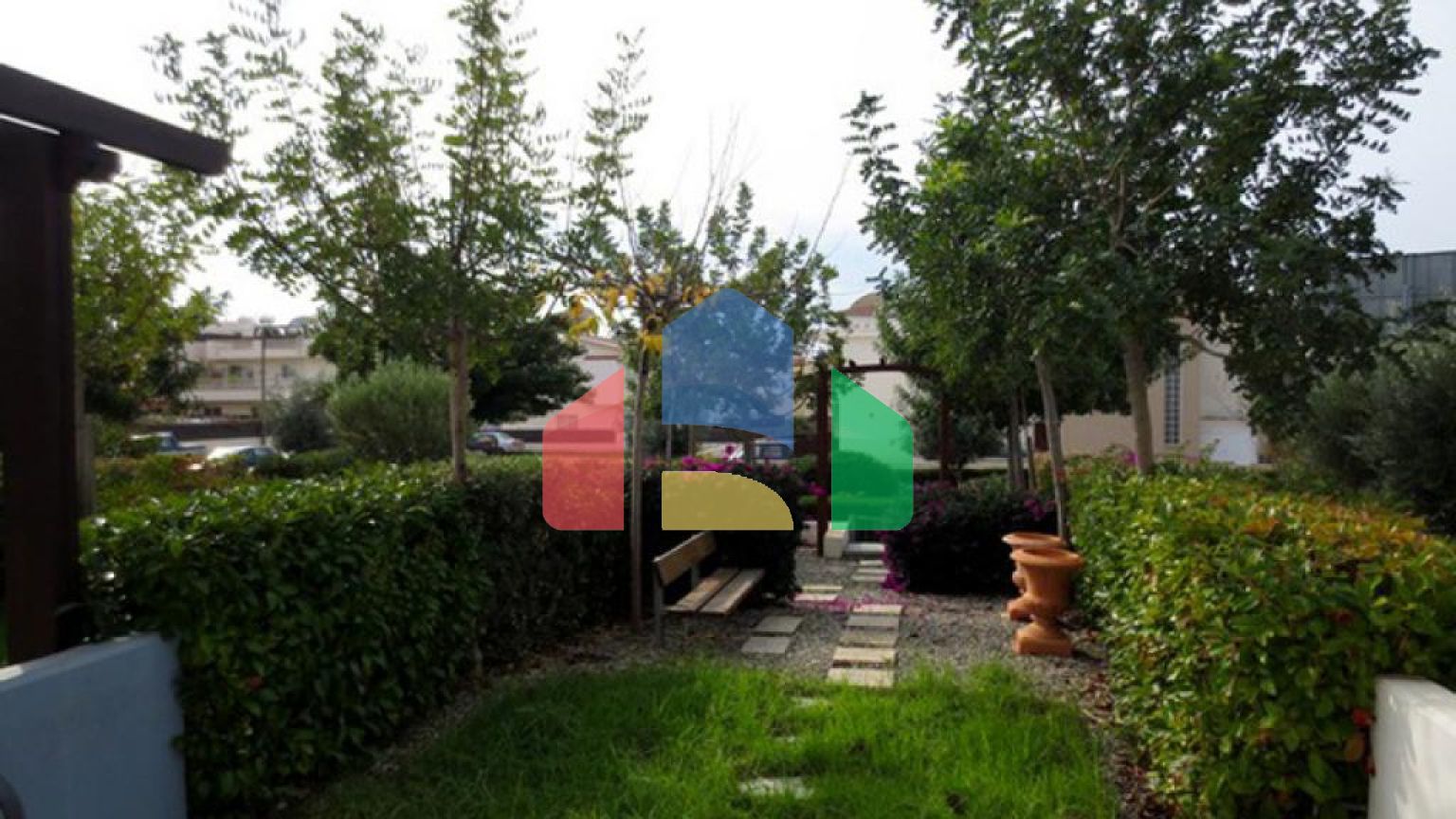 Продаж - Таунхаус 94 m² В Пафосе