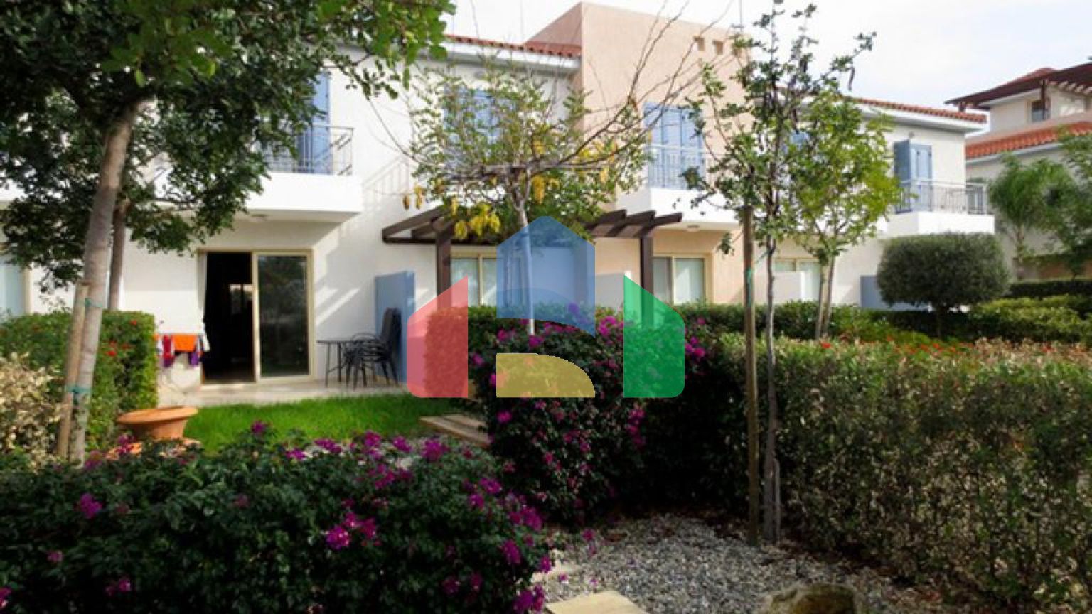 Продаж - Таунхаус 94 m² В Пафосе