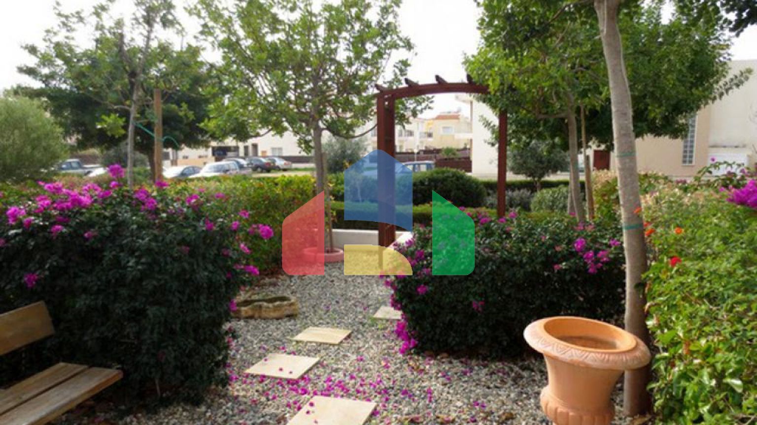 Продаж - Таунхаус 94 m² В Пафосе