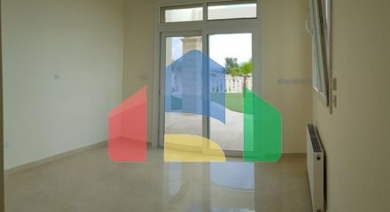 Продаж - Вілла 300 m² В Пафосе