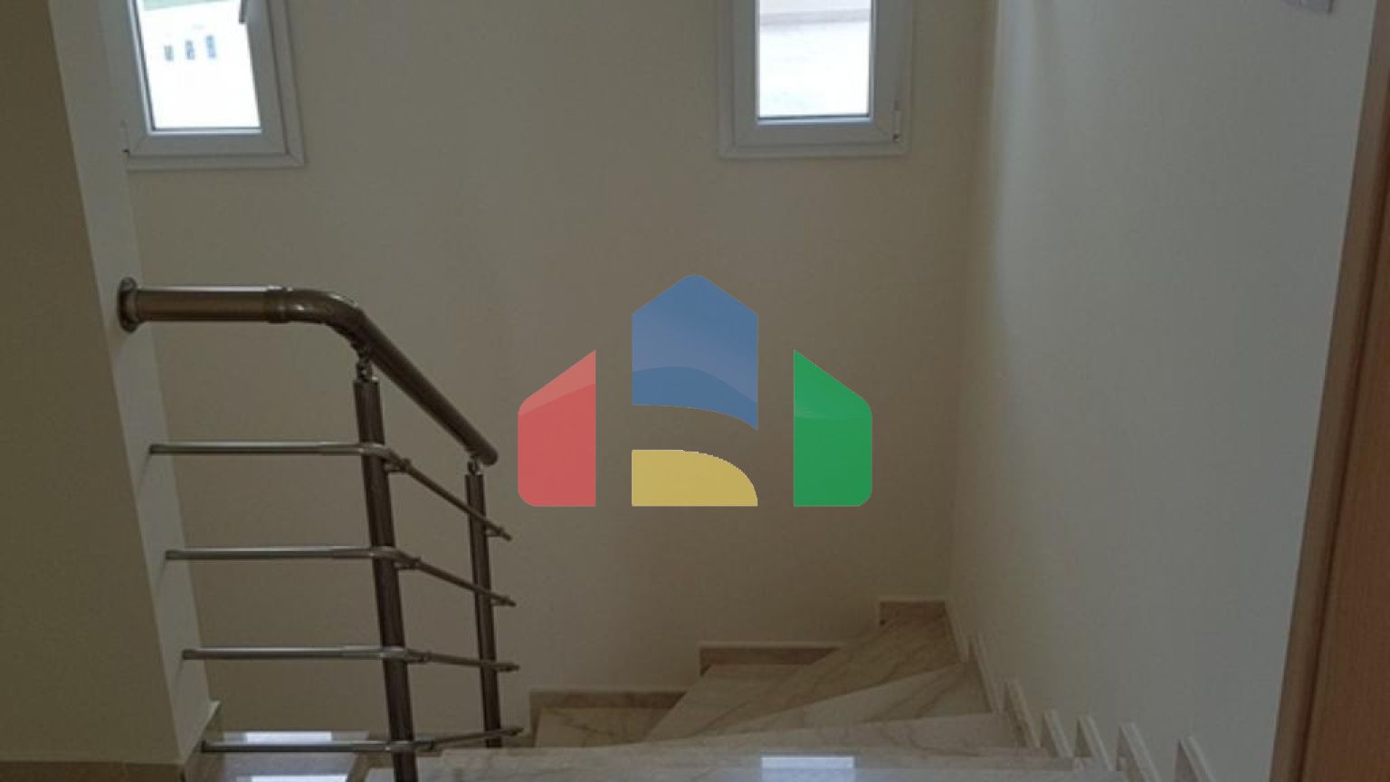 Продаж - Вілла 300 m² В Пафосе