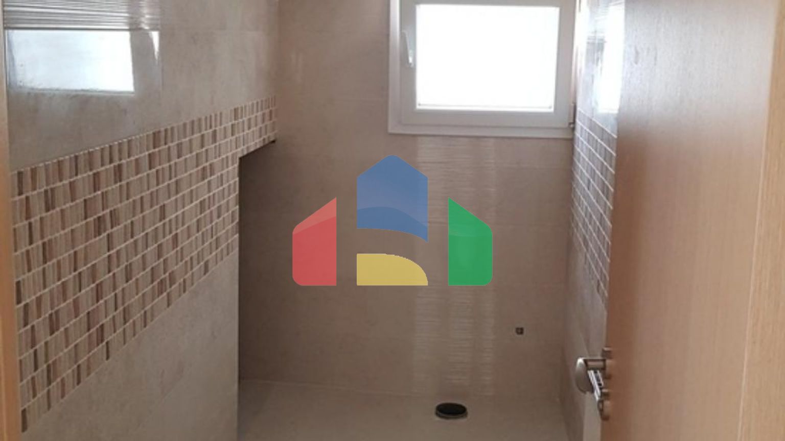 Продаж - Вілла 300 m² В Пафосе