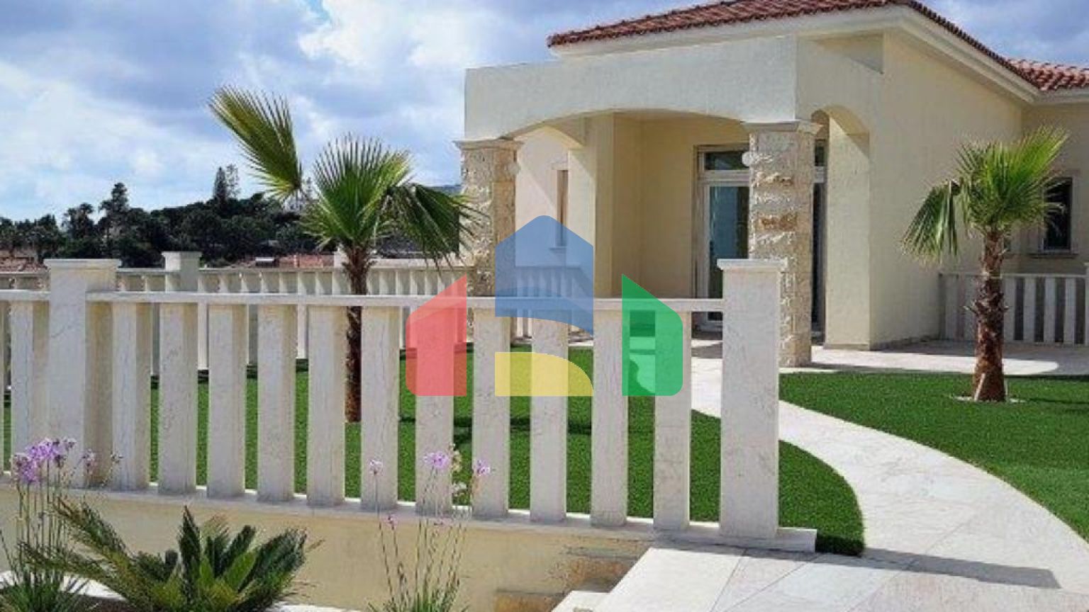 Продаж - Вілла 300 m² В Пафосе