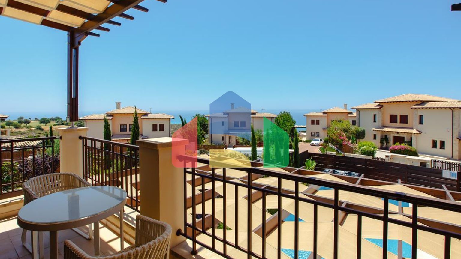 Продаж - Вілла 215 m² В Пафосе