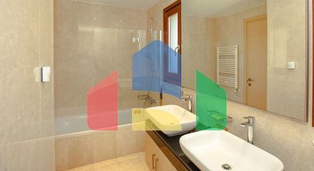 Продаж - Вілла 215 m² В Пафосе