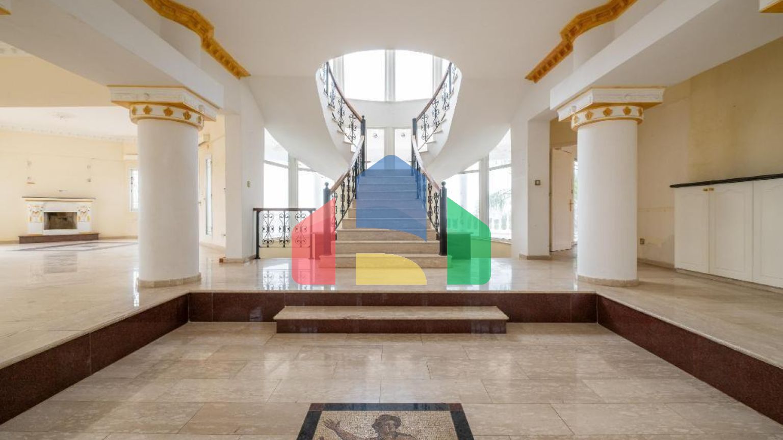 Продажа - Коттедж 690 m² в Пафосе