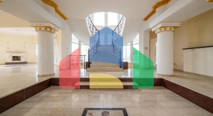 Продажа - Коттедж 690 m² в Пафосе