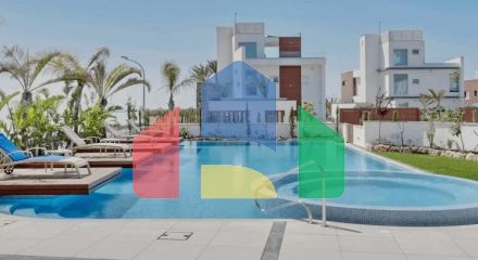 Продаж - Вілла 475 m² в Ая-Напі