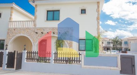 Продаж - Вілла 139 m² в Ая-Напі