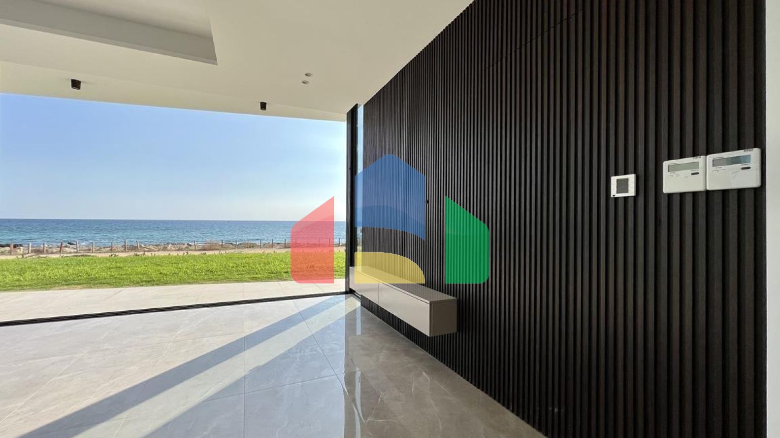 Продаж - Вілла 361 m² в Ая-Напі