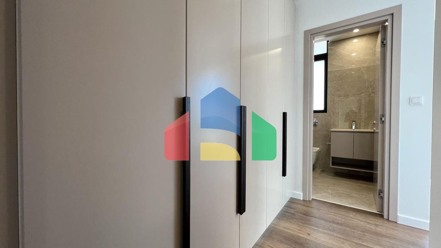 Продаж - Вілла 361 m² в Ая-Напі