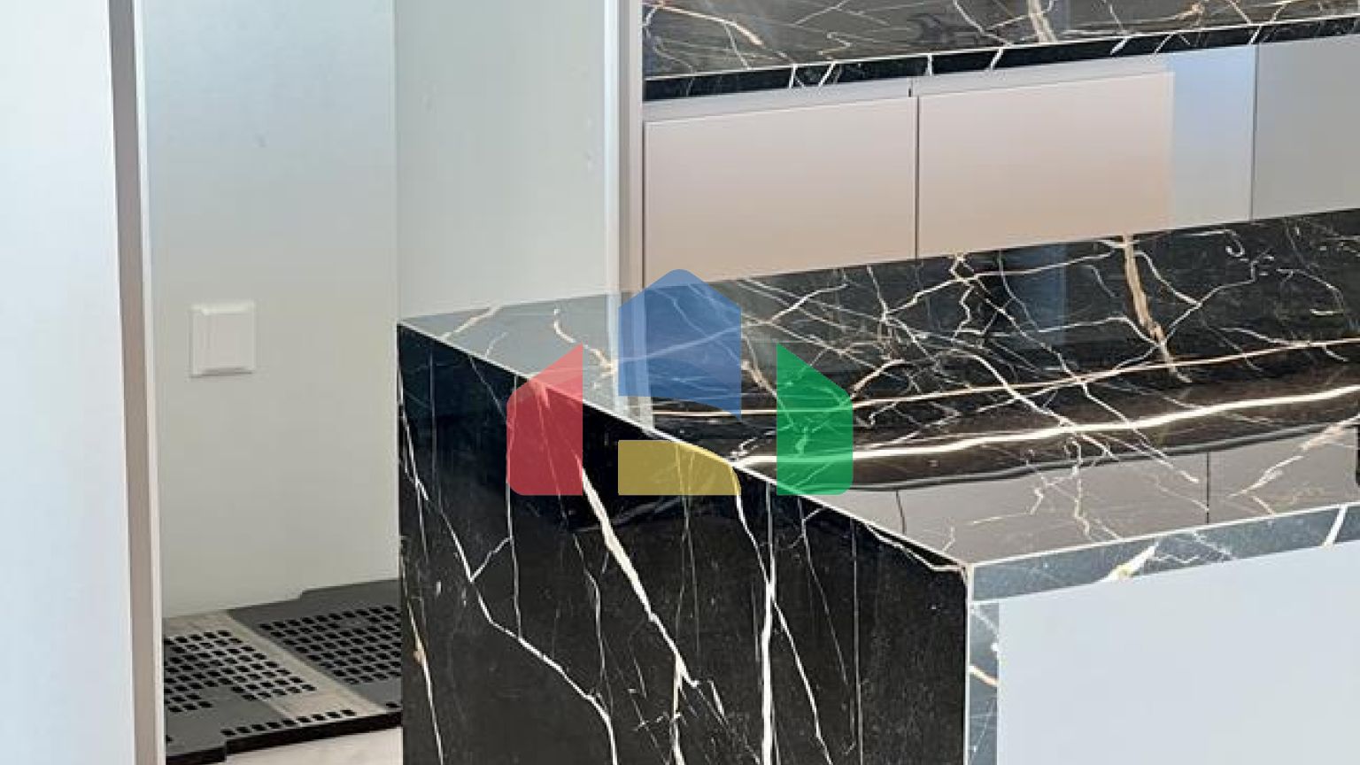 Продаж - Вілла 361 m² в Ая-Напі