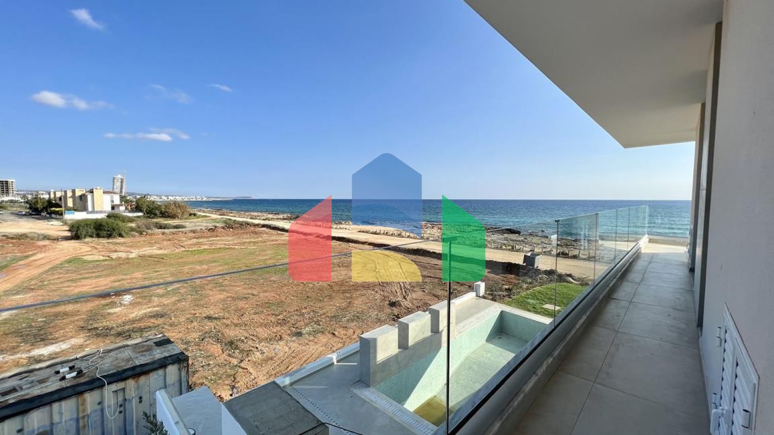 Продаж - Вілла 361 m² в Ая-Напі