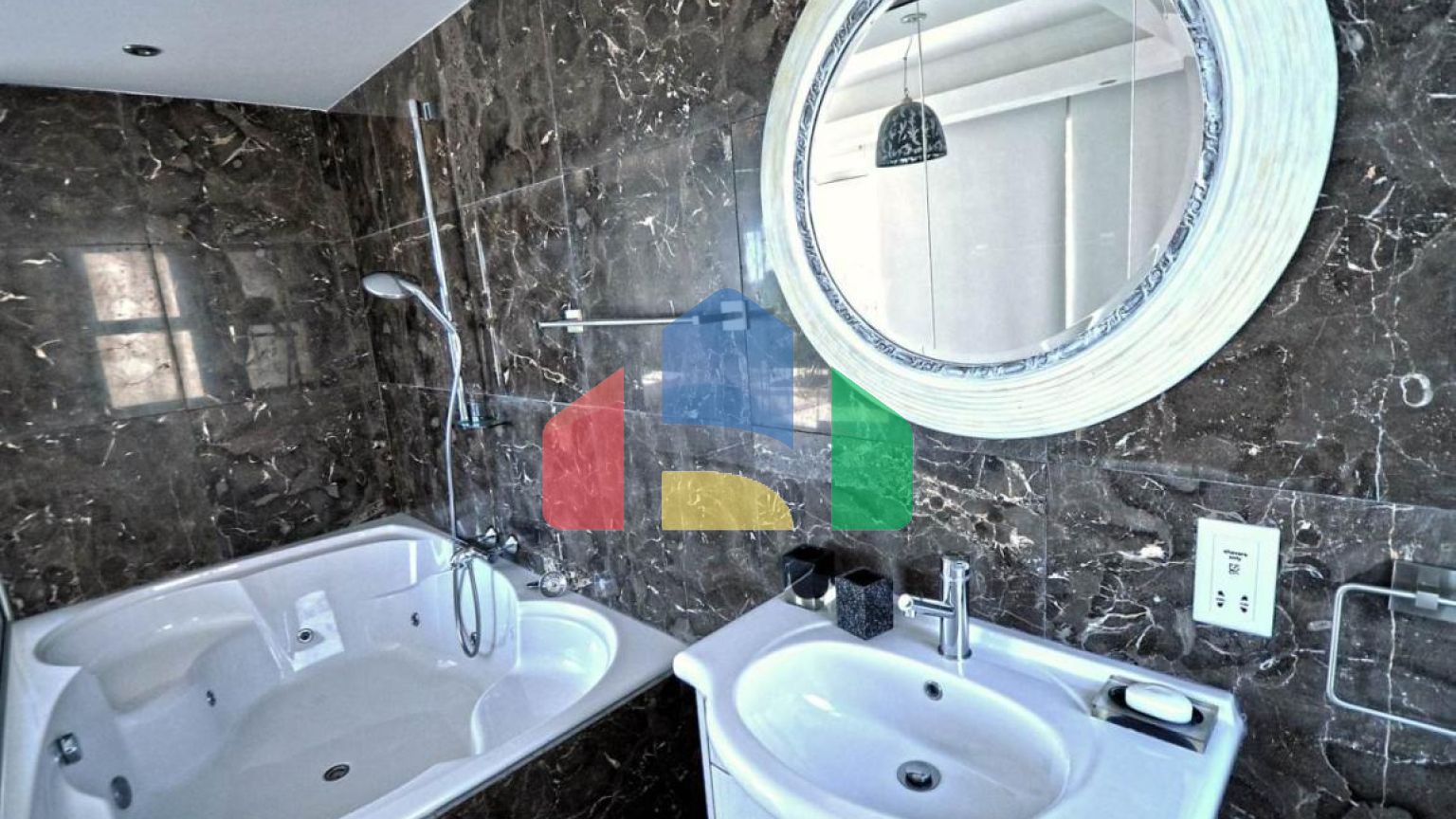 Продаж - Вілла 185 m² в Ая-Напі