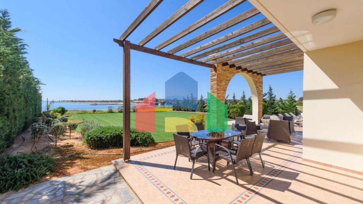 Продаж - Вілла 185 m² в Ая-Напі