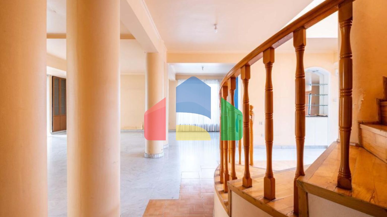 Продаж - Котедж 313 m² в Ая-Напі