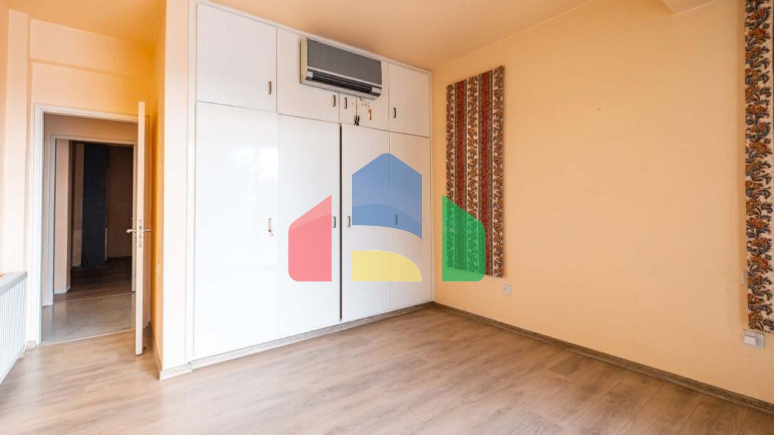 Продаж - Котедж 313 m² в Ая-Напі