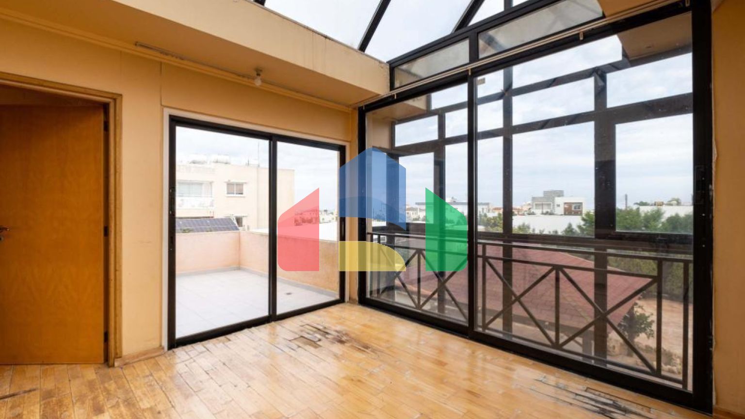 Продаж - Котедж 313 m² в Ая-Напі