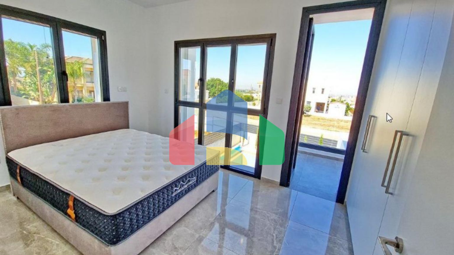 Продаж - Вілла 142 m² в Ая-Напі