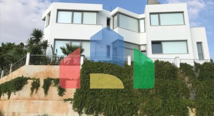 For Sale - Villa 280 m² in Larnaka