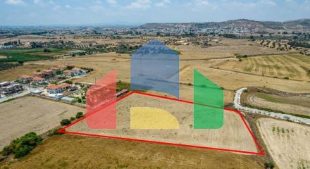 Продаж - Земельна ділянка 9700 m² В Ларнаке