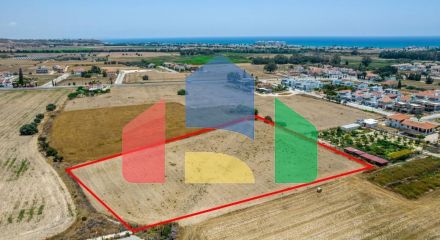Продаж - Земельна ділянка 9700 m² В Ларнаке