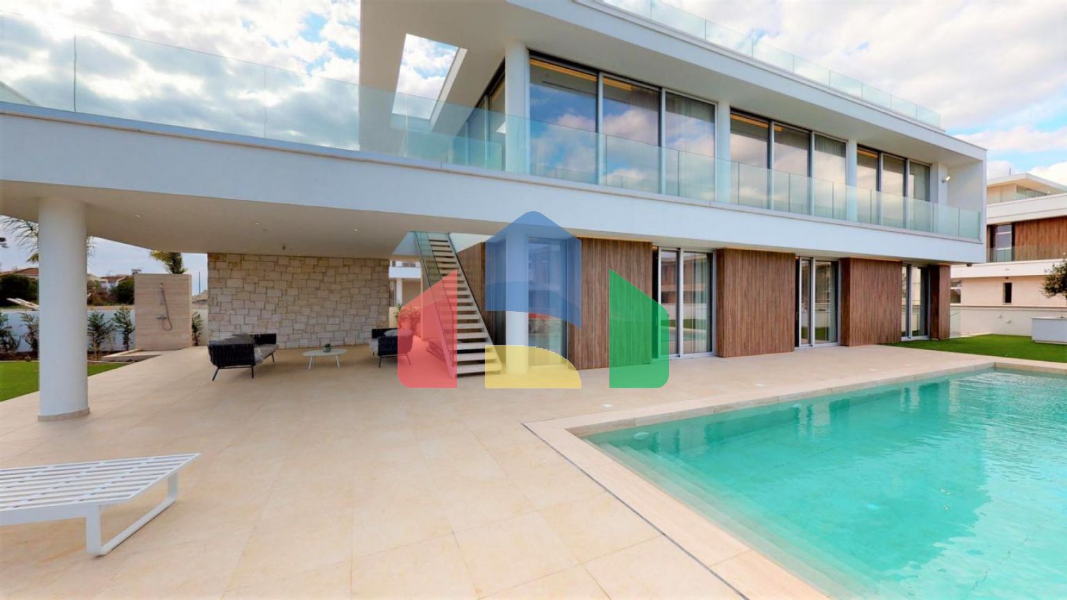 Продажа - Вилла 485 m² в Ларнаке