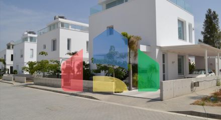 For Sale - Villa 275 m² in Larnaka
