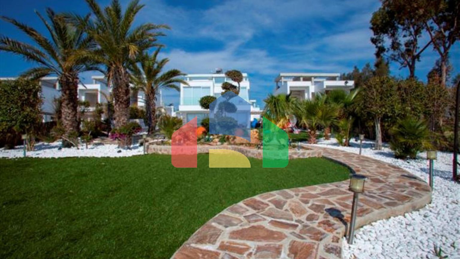 Продаж - Вілла 275 m² В Ларнаке