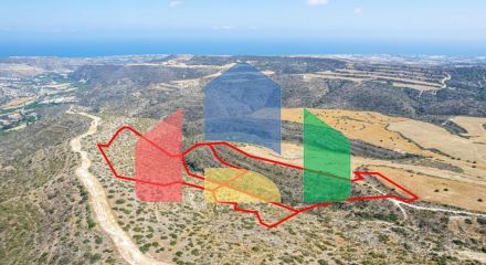 Продаж - Земельна ділянка 74249 m² В Ларнаке